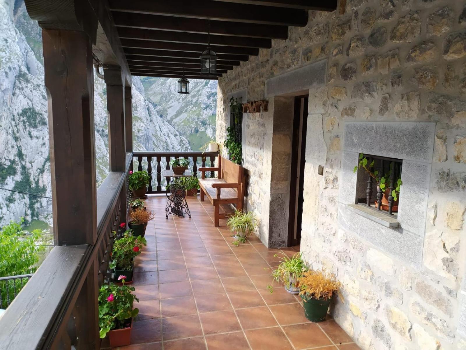 El Portal Del Abuelo Daire Arenas De Cabrales Dış mekan fotoğraf